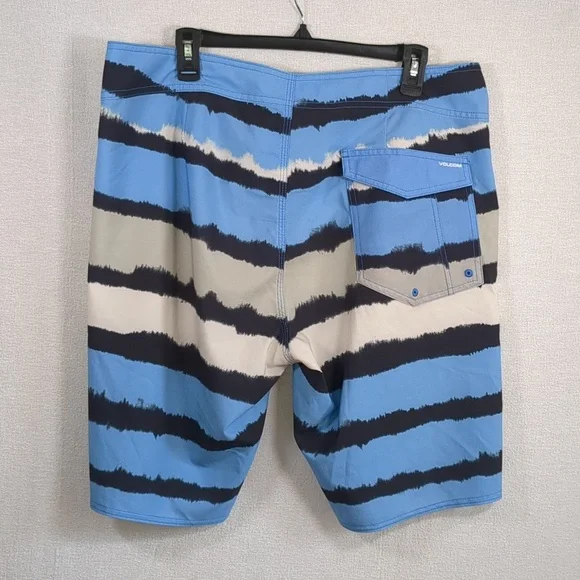 Volcom Men's Long 4 Way Stretch Board Shorts Size 36 Like New - Picture 5 of 8